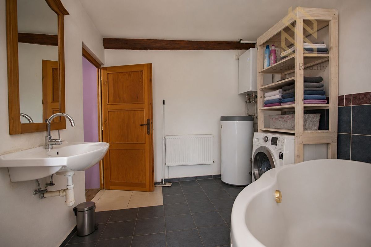 Prodej rodinného domu 220 m², pozemek 2192 m² – fotografie 4