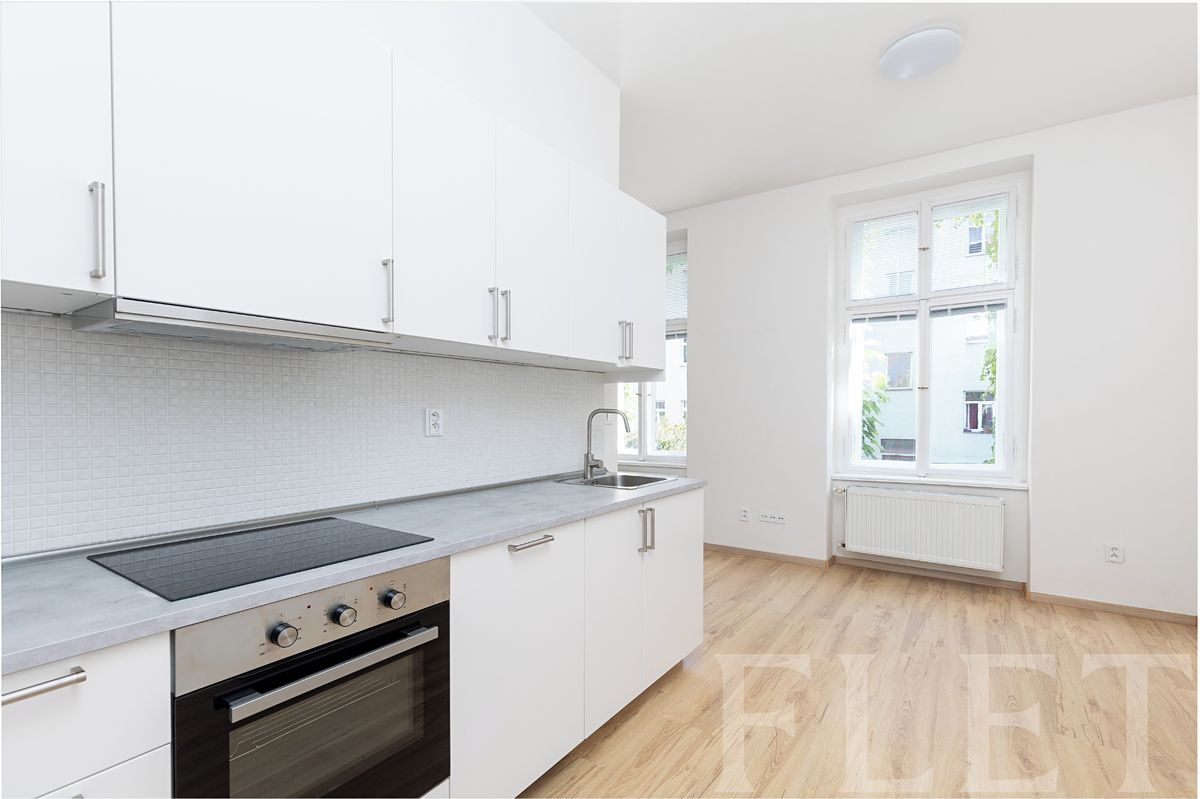 Pronájem bytu 1+kk 33 m²