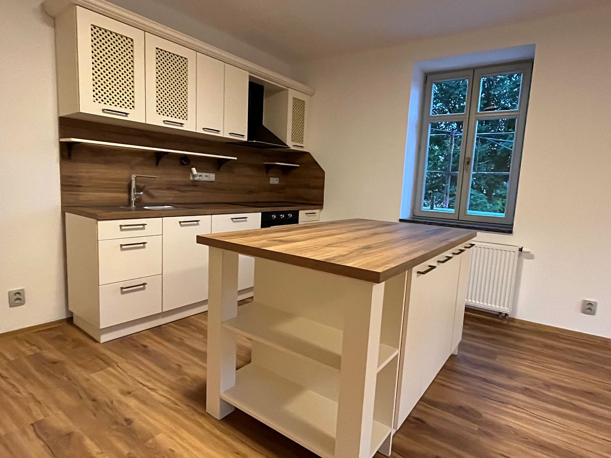 Pronájem bytu 4+kk 90 m²