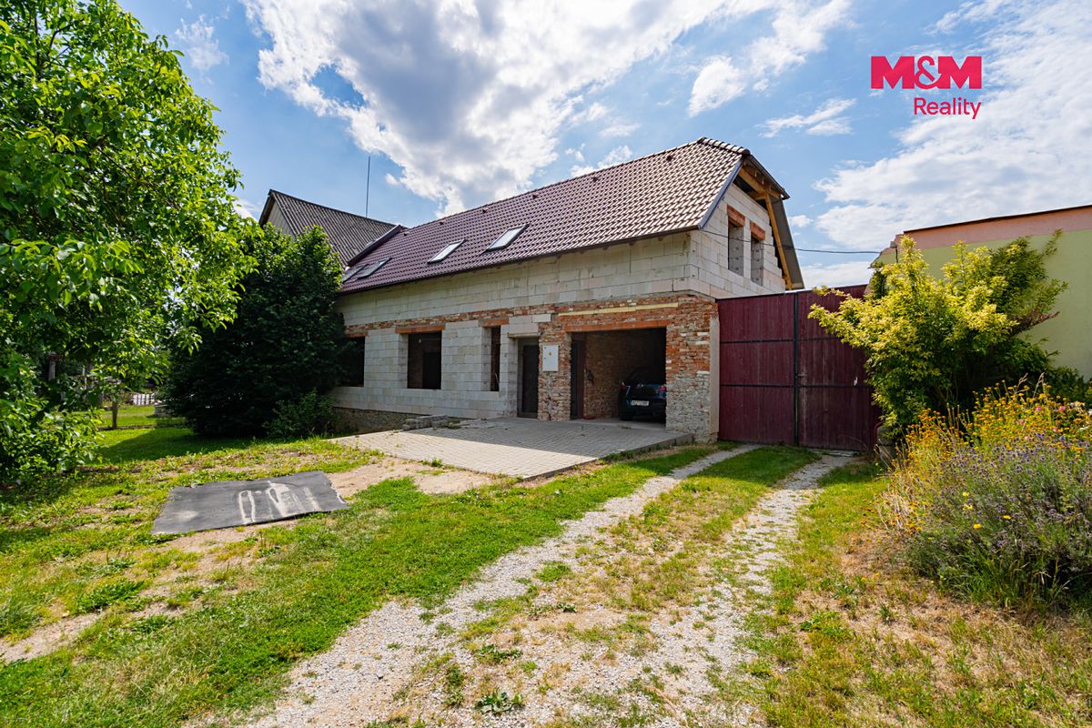 Prodej rodinného domu 210 m², pozemek 7574 m² – fotografie 3