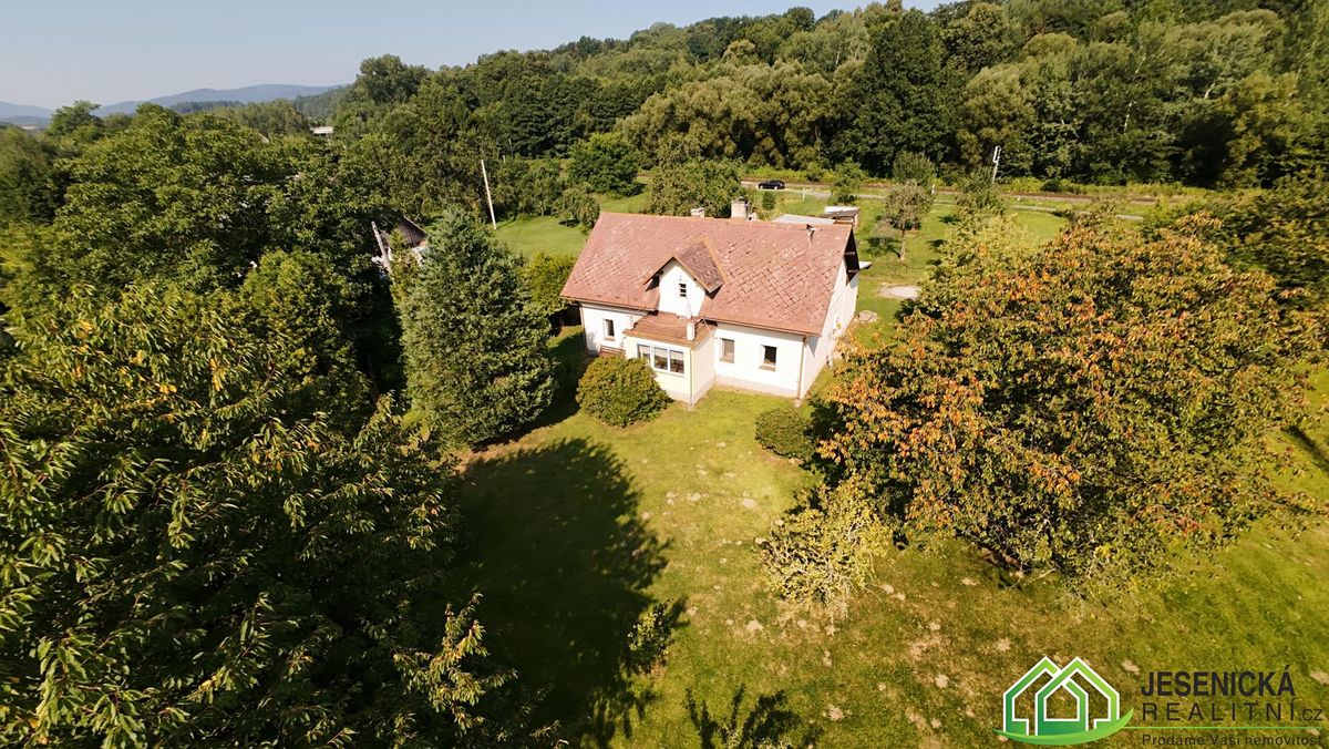 Prodej rodinného domu 358 m², pozemek 4457 m² – fotografie 2