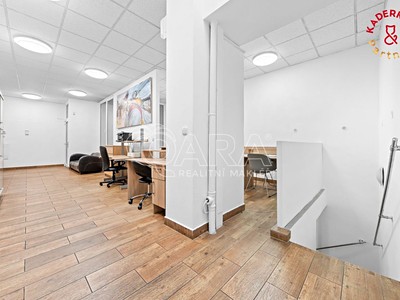 Prodej komerčního prostoru, 153 m² (2 z 25)