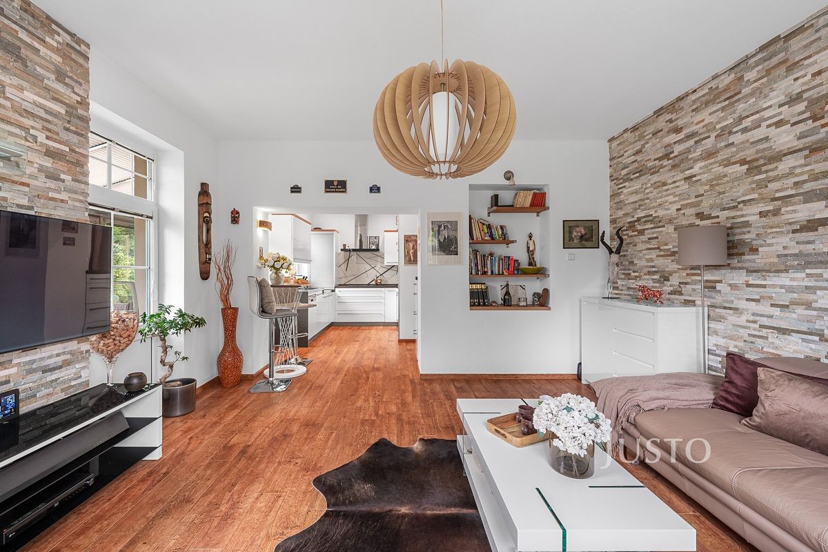 Prodej rodinného domu 250 m², pozemek 1535 m² – fotografie 5