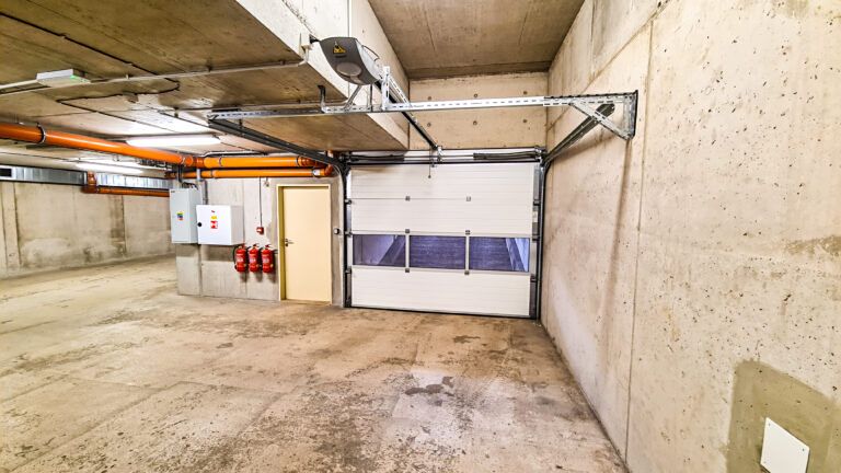 Pronájem garážového stání 15 m² – fotografie 2