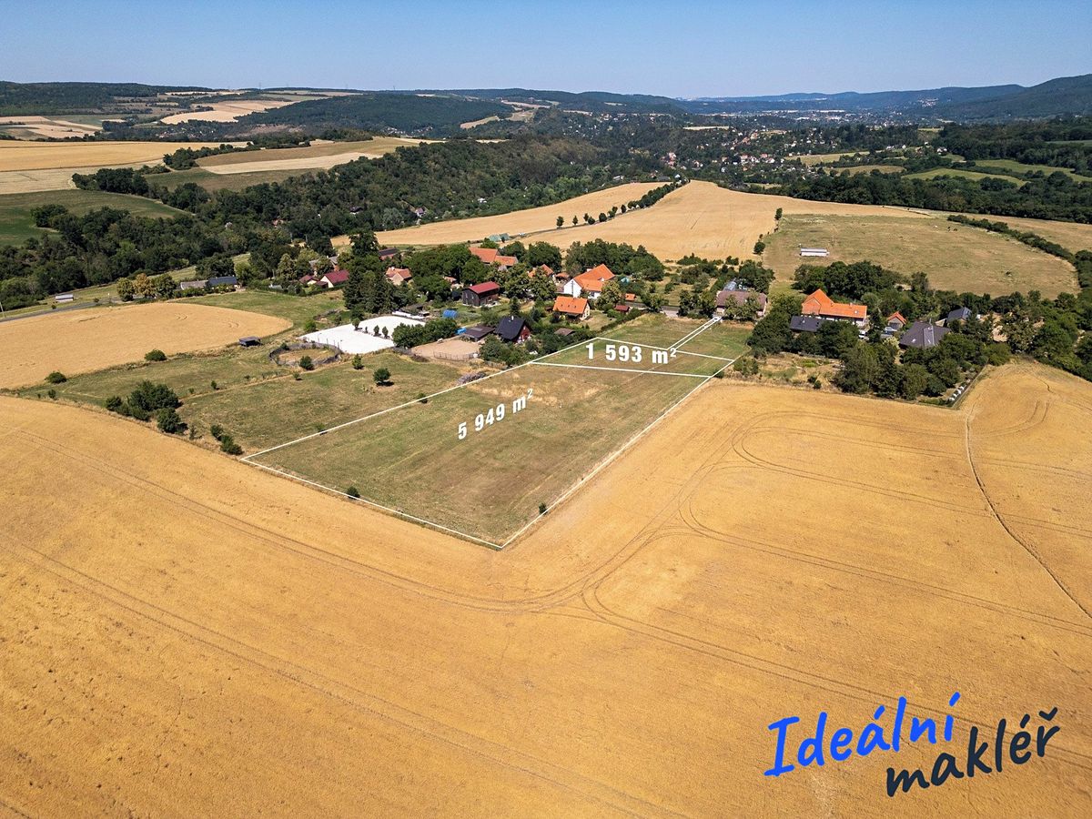 Prodej stavebního pozemku 7542 m², Svinaře – fotka 1 z 3