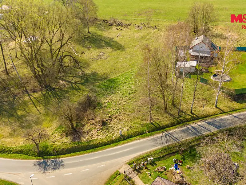 Prodej louky 1051 m², Lovečkovice – náhled fotky 2