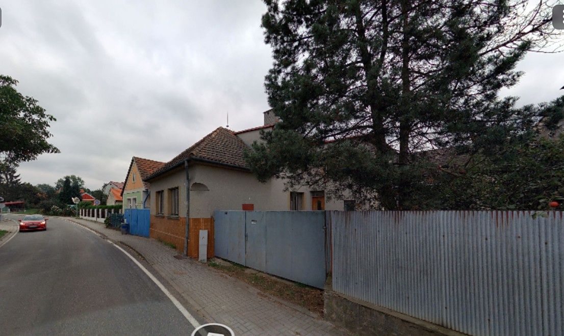 Prodej rodinného domu 250 m², pozemek 1229 m² – fotografie 2