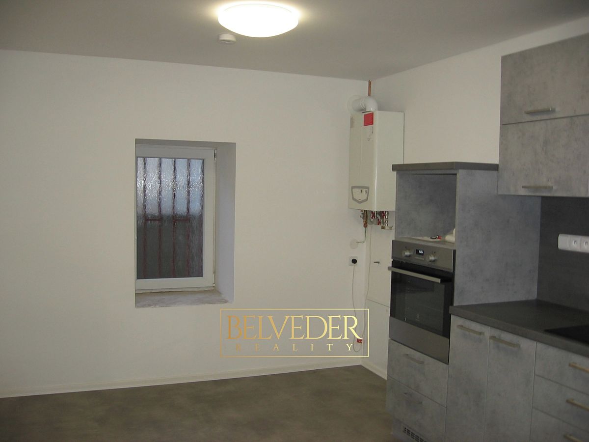 Pronájem bytu 2+kk 45 m² – fotografie 2