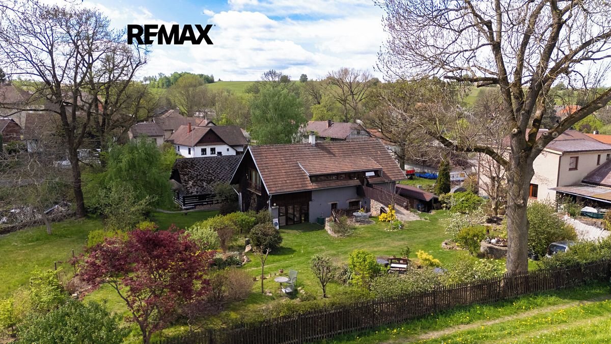 Prodej rodinného domu 267 m², pozemek 1885 m² – fotografie 5