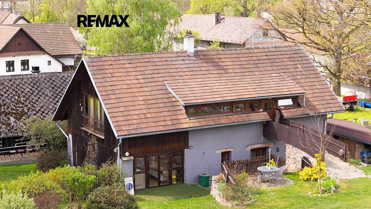Prodej rodinného domu 267 m², pozemek 1885 m²