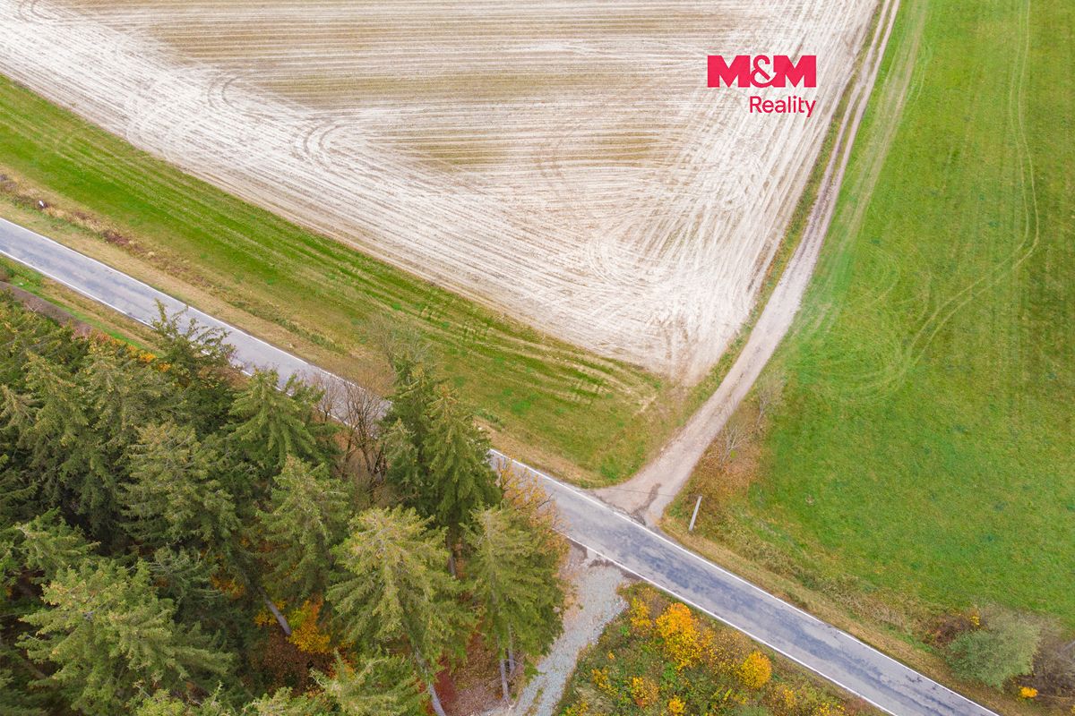 Prodej pole 1661 m²