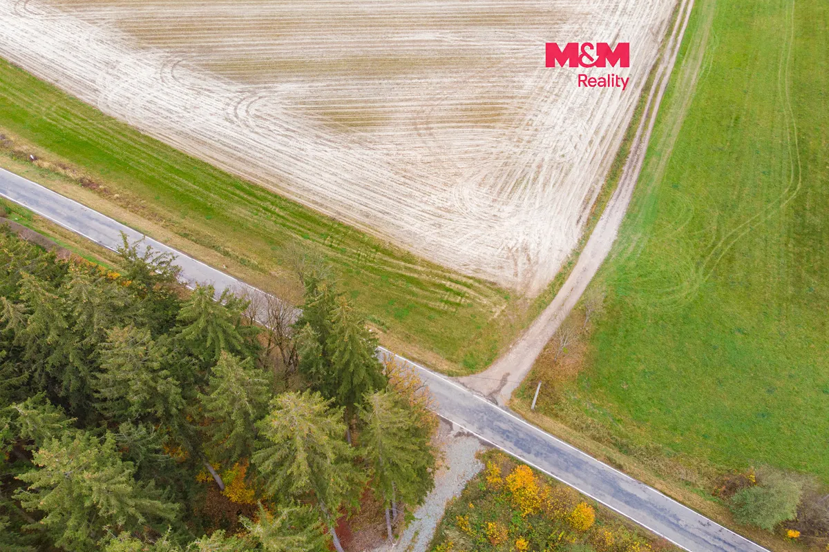 Prodej pole 1661 m²