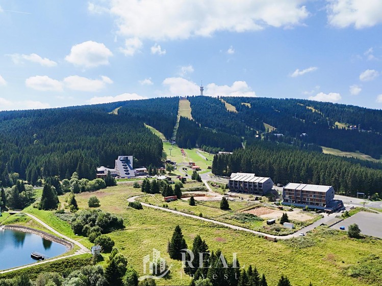 Grundstück zum Kauf, 700 m² (1 von 7)