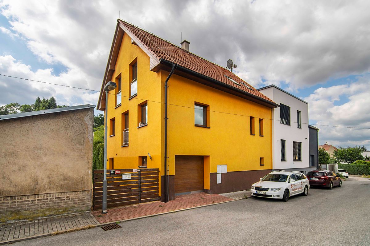 Prodej rodinného domu 181 m², pozemek 300 m² – fotografie 2