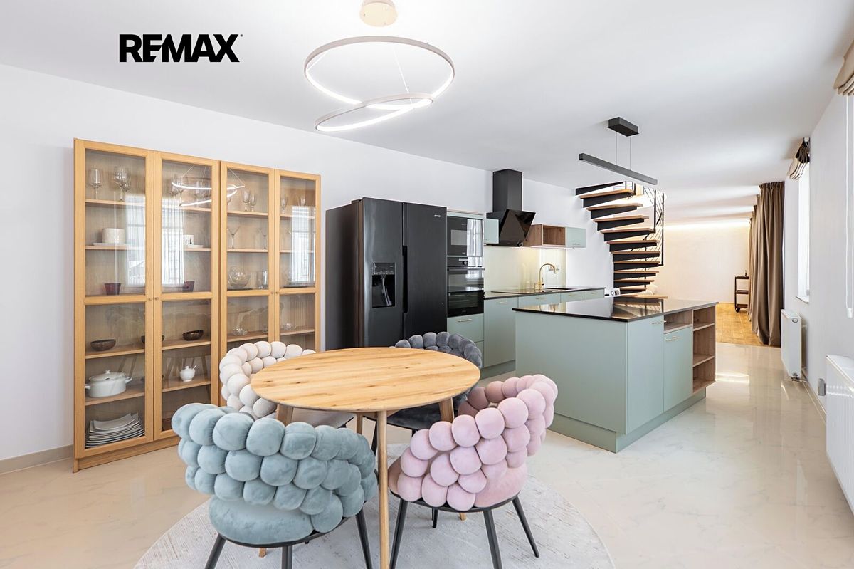 Pronájem bytu 4+kk 149 m²