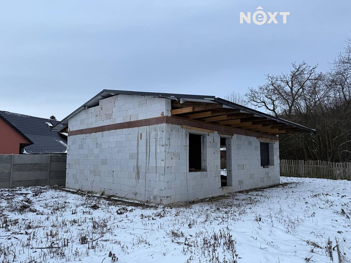 Prodej rodinného domu 297 m², pozemek 385 m² – fotografie 2