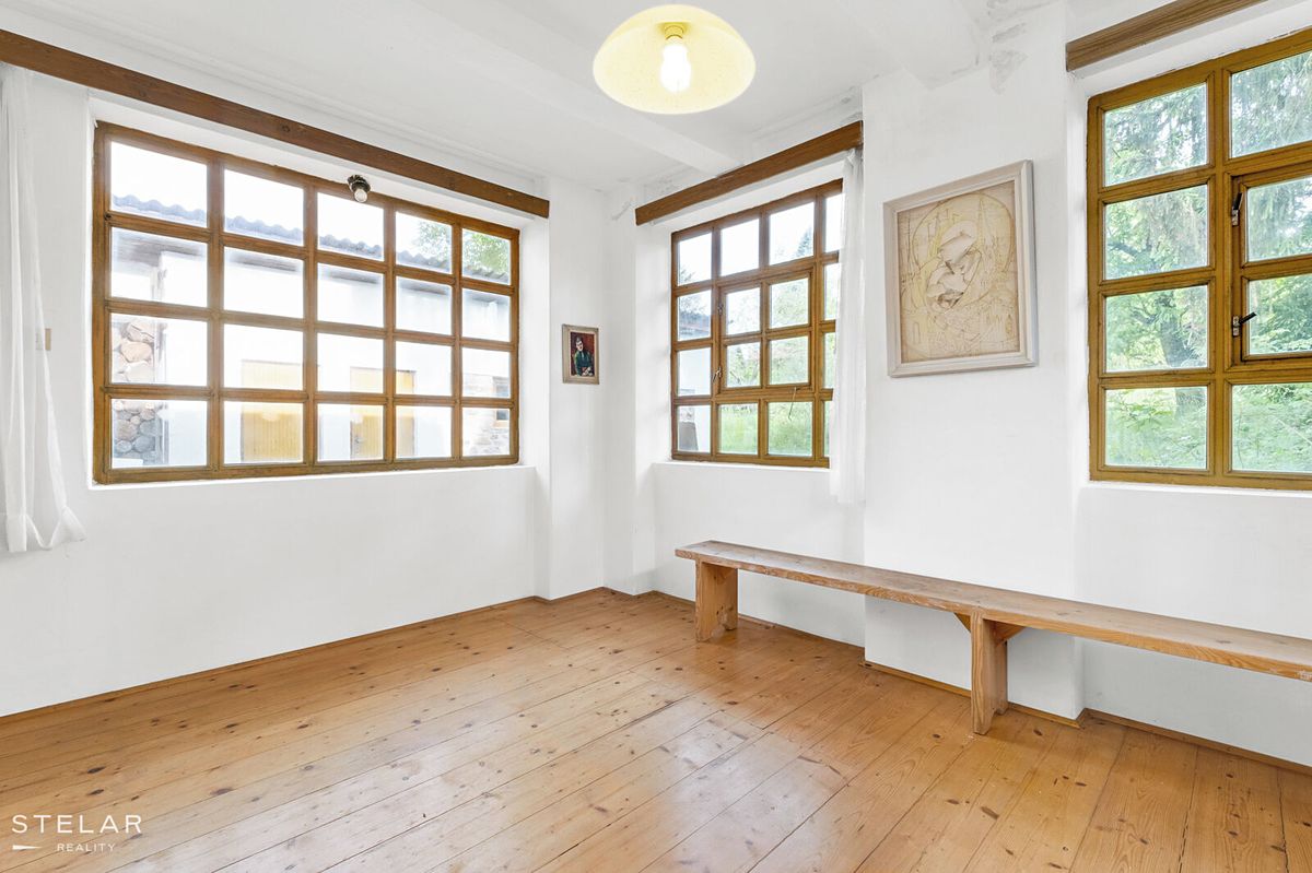 Prodej rodinného domu 260 m², pozemek 1352 m² – fotografie 4