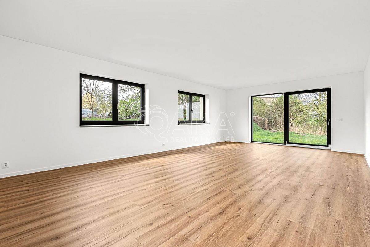 Prodej rodinného domu 190 m², pozemek 846 m² – fotografie 5