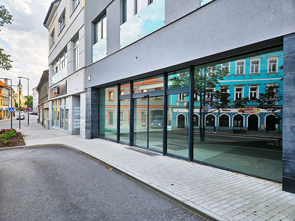 Pronájem obchodního prostoru 400 m²