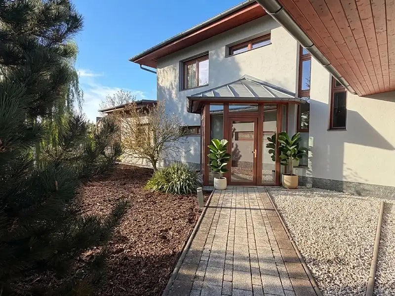 Pronájem vily 432 m², pozemek 1354 m², Praha – náhled fotky 2
