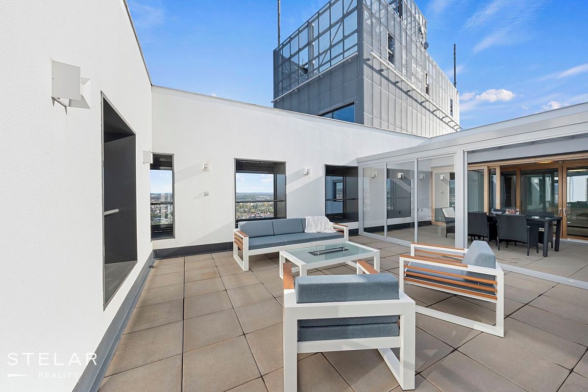 Pronájem bytu atypický 332 m² – fotografie 2