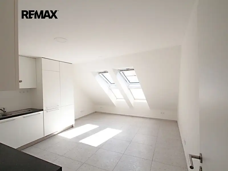 Pronájem bytu 1+kk 27 m², Kolín – náhled fotky 3