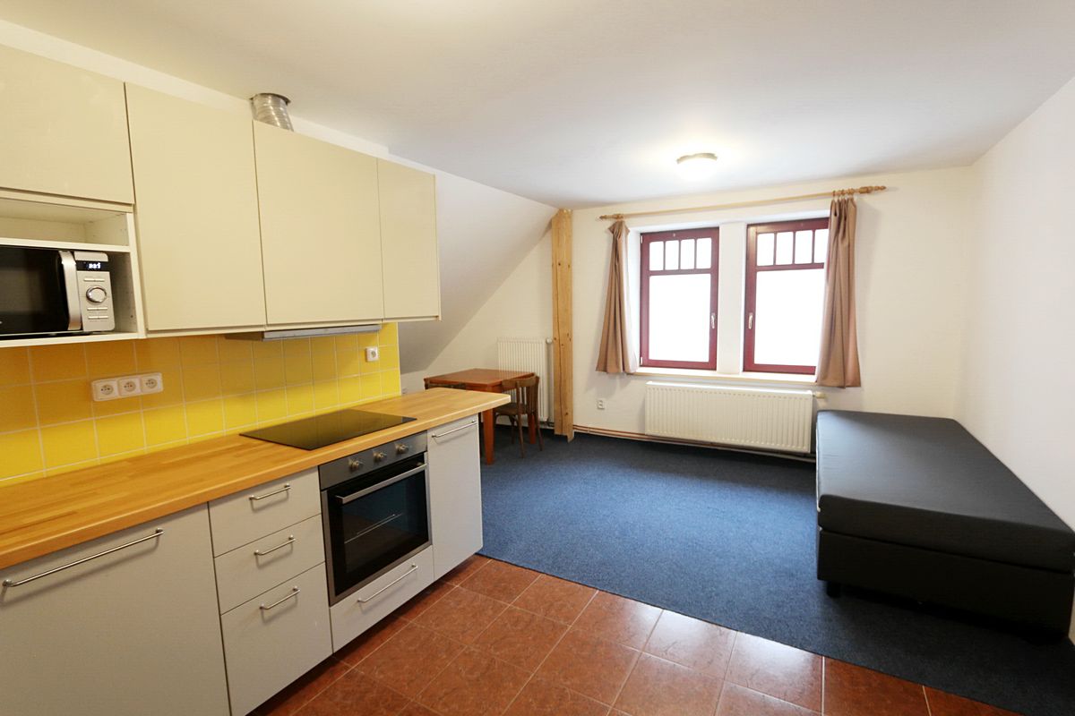 Pronájem bytu 2+1 70 m² – fotografie 2