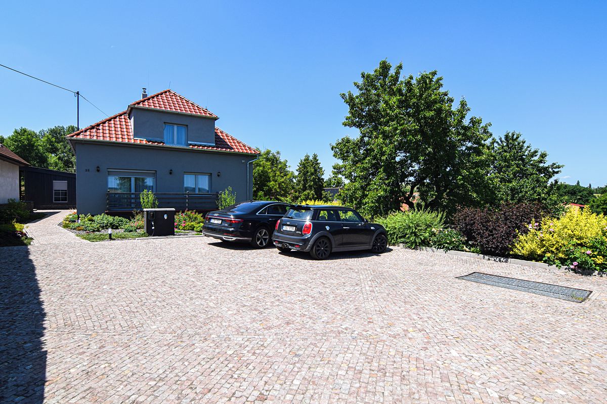 Prodej rodinného domu 249 m², pozemek 1250 m²