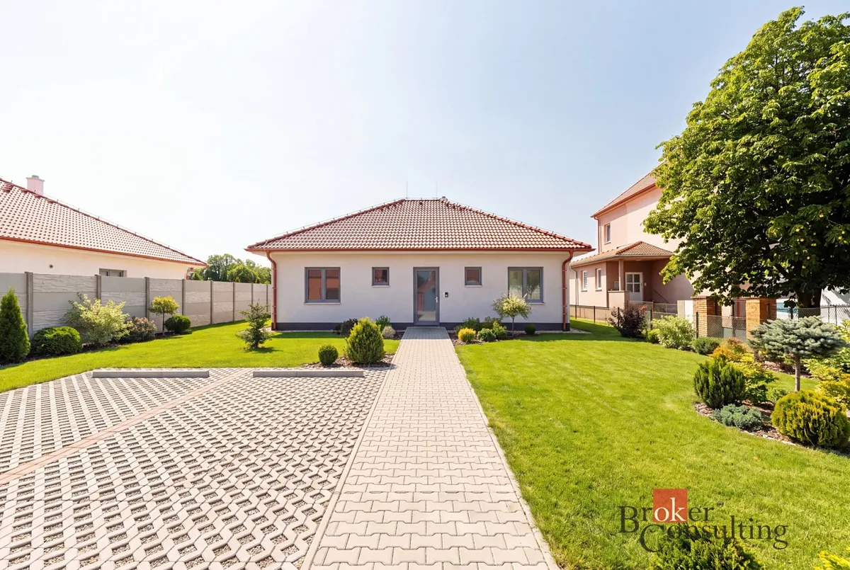 Prodej rodinného domu 100 m², pozemek 699 m²