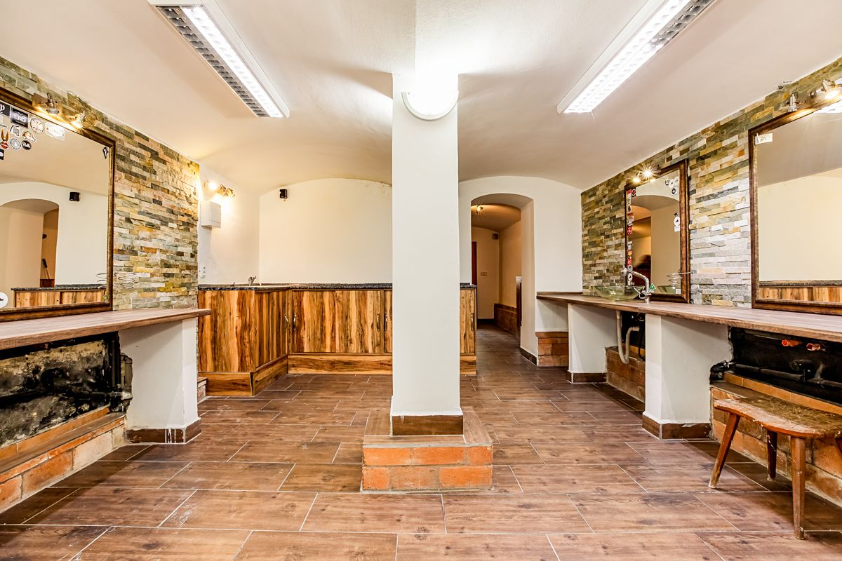 Prodej obchodního prostoru 66 m² – fotografie 5