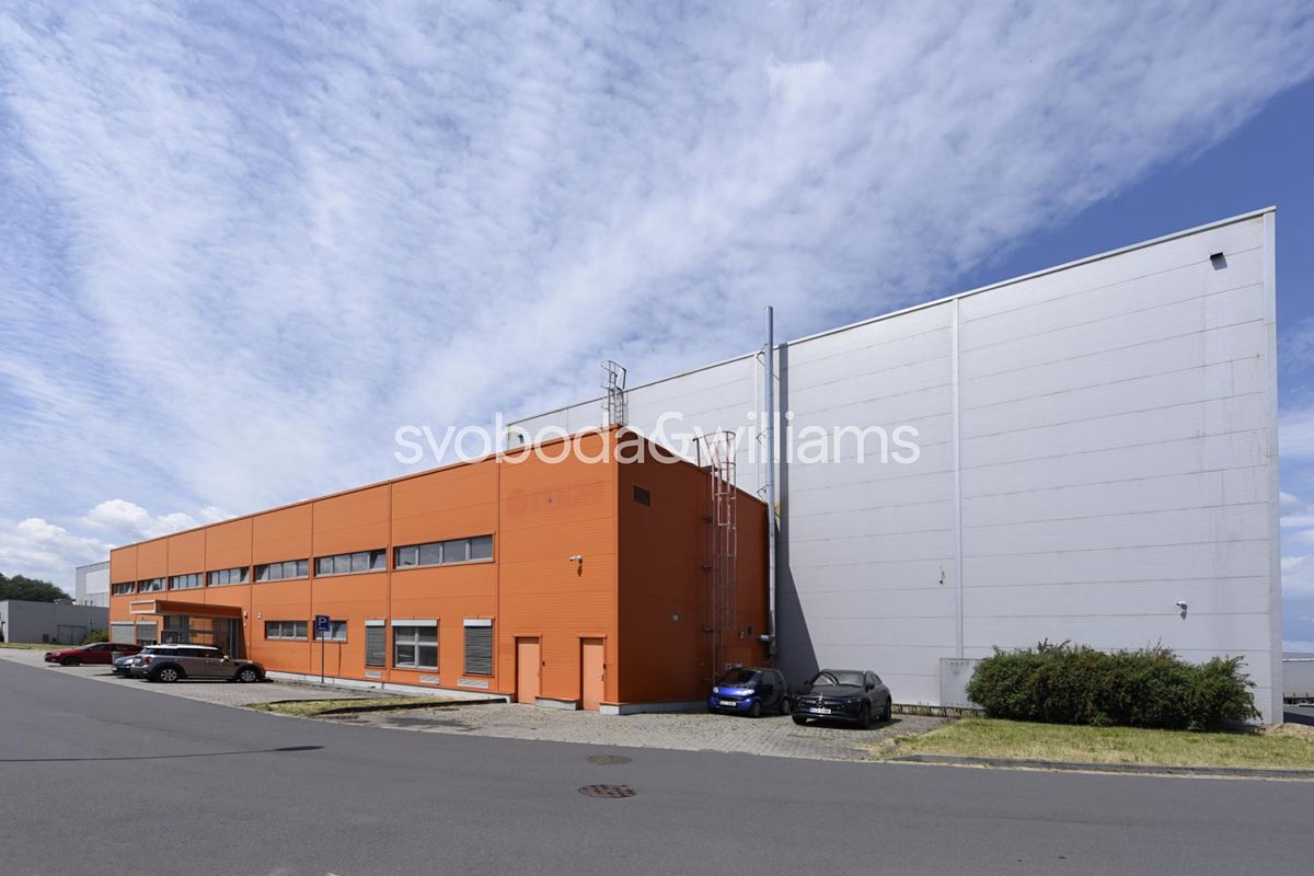 Pronájem výrobní haly, prostoru 7670 m²