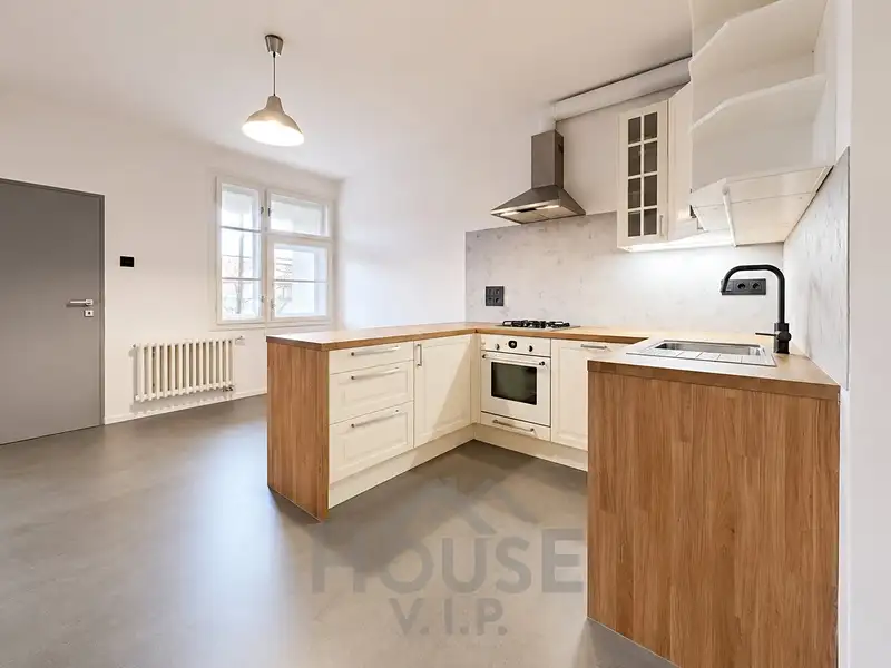 Prodej bytu 2+1 81 m², Praha – náhled fotky 2
