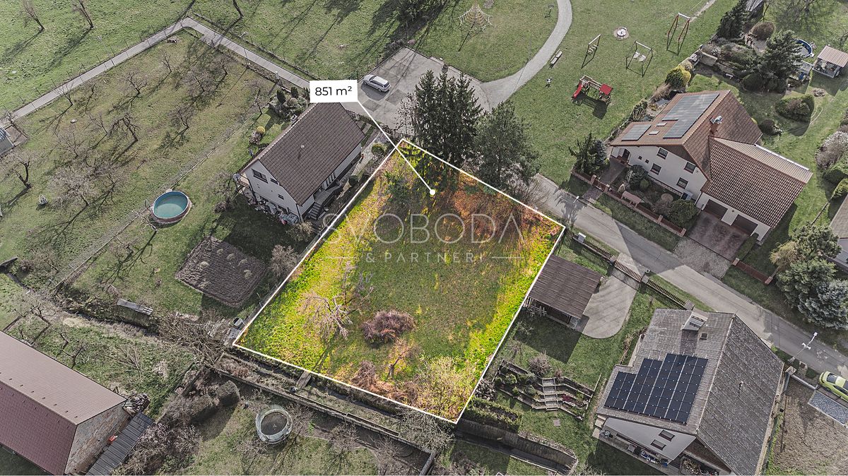 Prodej stavebního pozemku 851 m² – fotografie 2