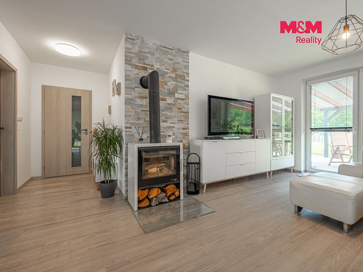 Prodej rodinného domu 121 m², pozemek 1169 m² – fotografie 4