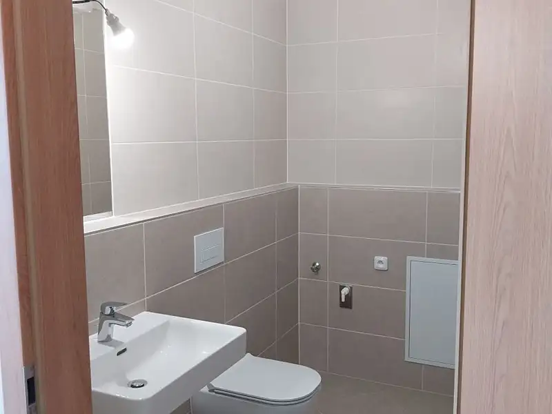 Prodej bytu 1+kk 33 m², Praha – náhled fotky 2