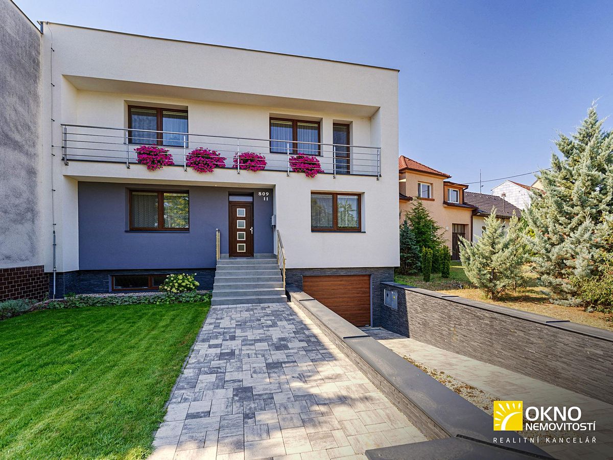 Prodej rodinného domu 360 m², pozemek 868 m²