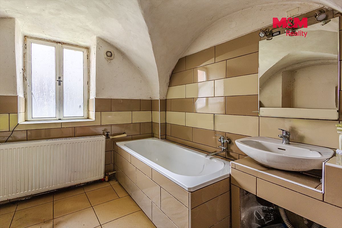 Prodej rodinného domu 200 m², pozemek 350 m² – fotografie 4
