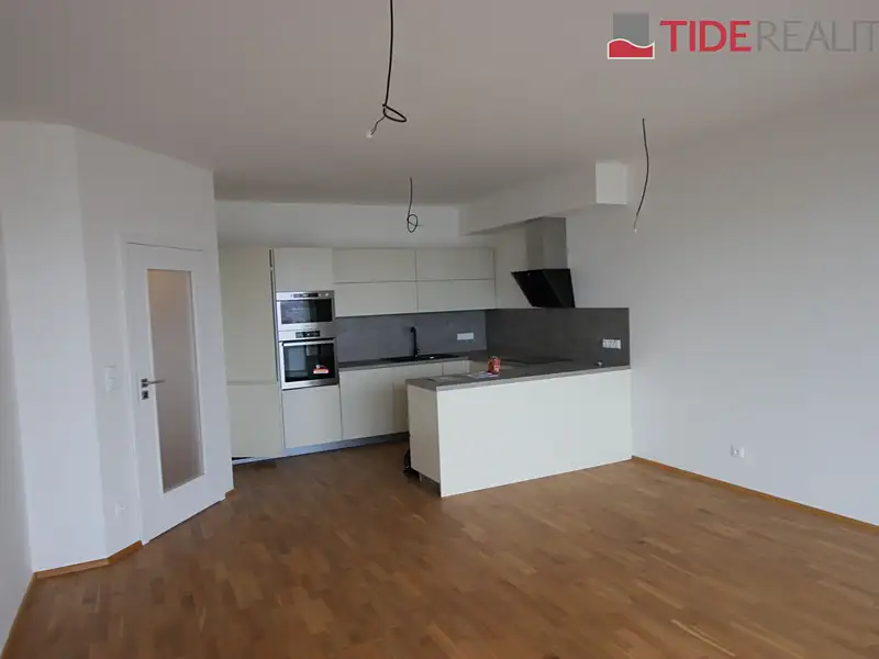 Pronájem bytu 4+kk 95 m², Praha – náhled fotky 3