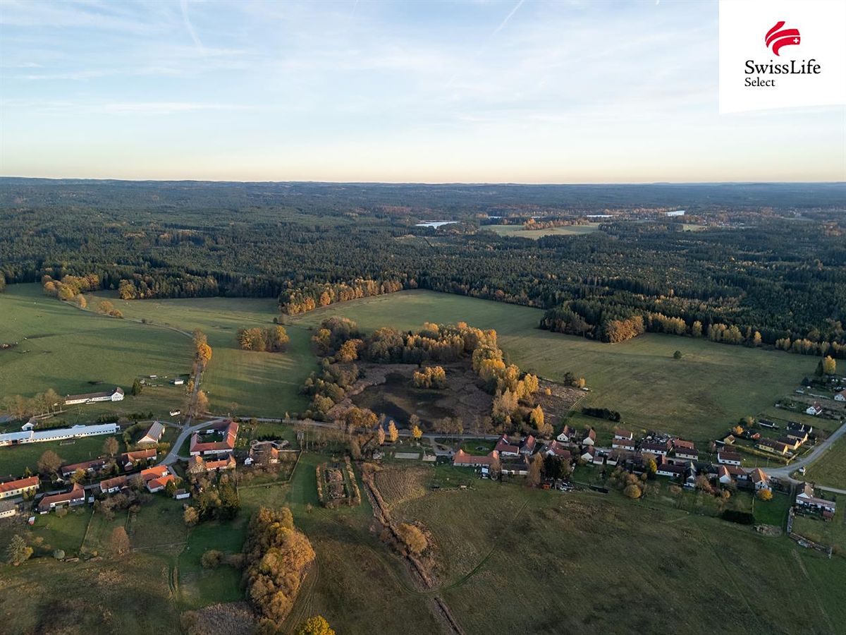 Prodej stavebního pozemku 1747 m² – fotografie 3