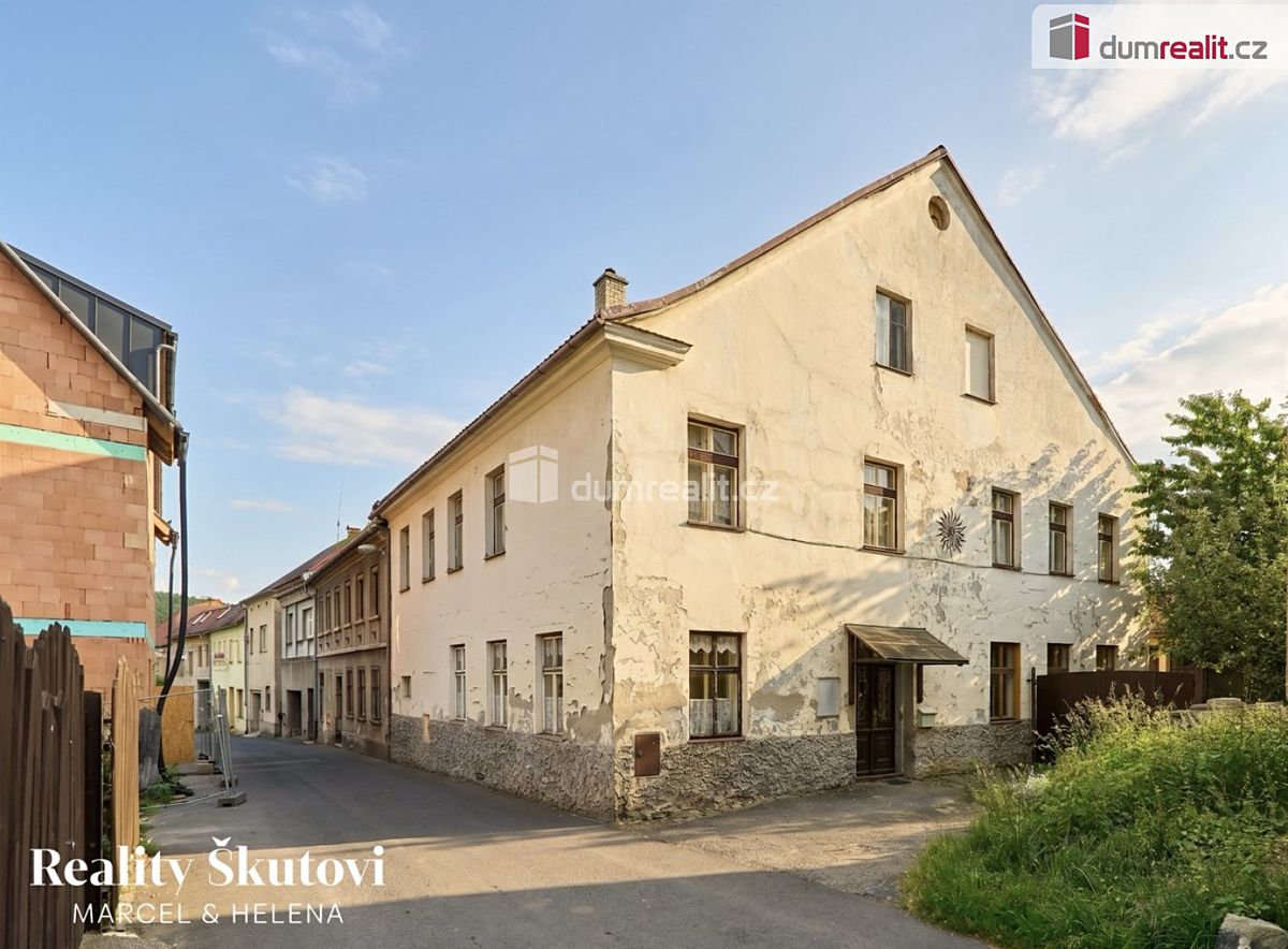 Prodej rodinného domu 293 m², pozemek 1149 m² – fotografie 3