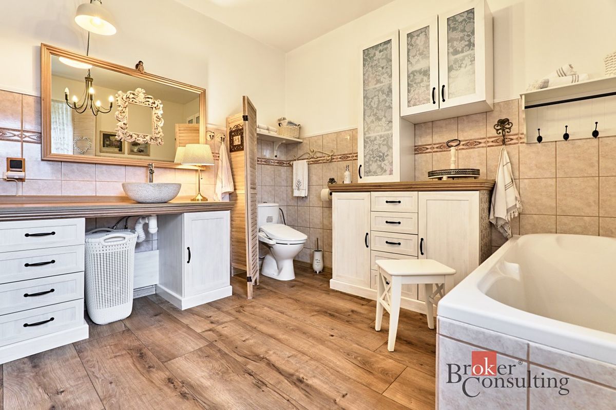 Prodej rodinného domu 180 m², pozemek 1282 m² – fotografie 4