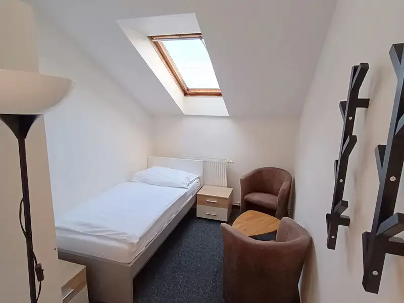 Pronájem bytu pokoje 10 m², Praha – náhled fotky 3