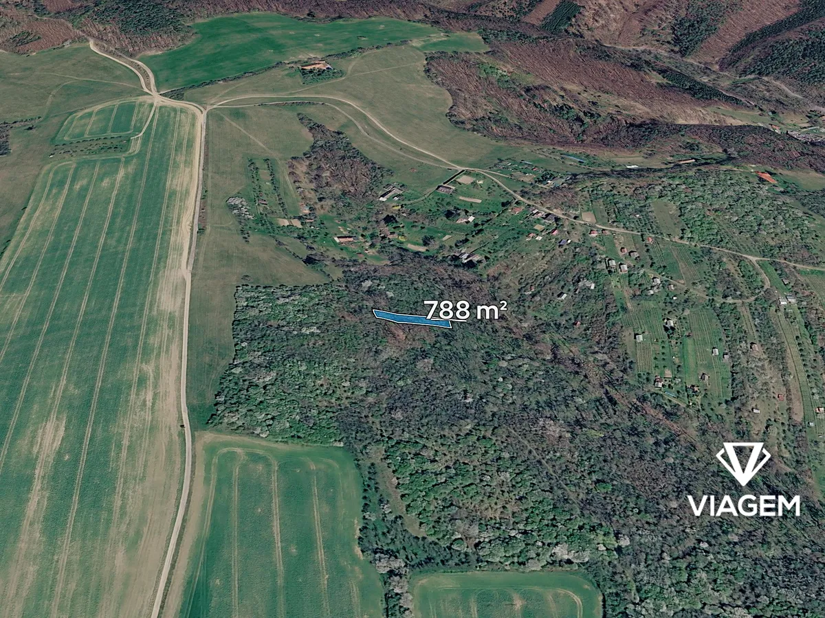 Prodej podílu 18/35 pole 405 m²