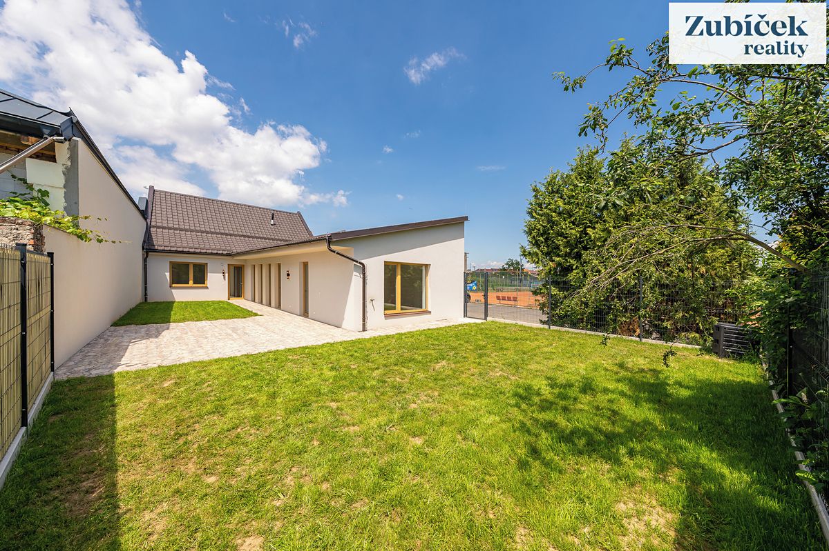 Prodej rodinného domu 140 m², pozemek 417 m² – fotografie 2