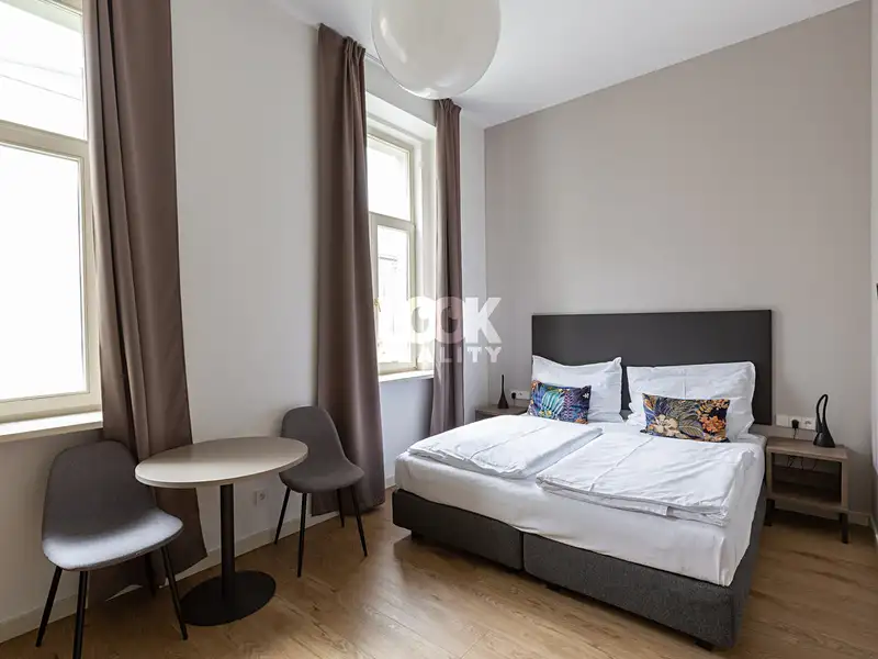 Pronájem bytu 1+kk 24 m², Praha – náhled fotky 1