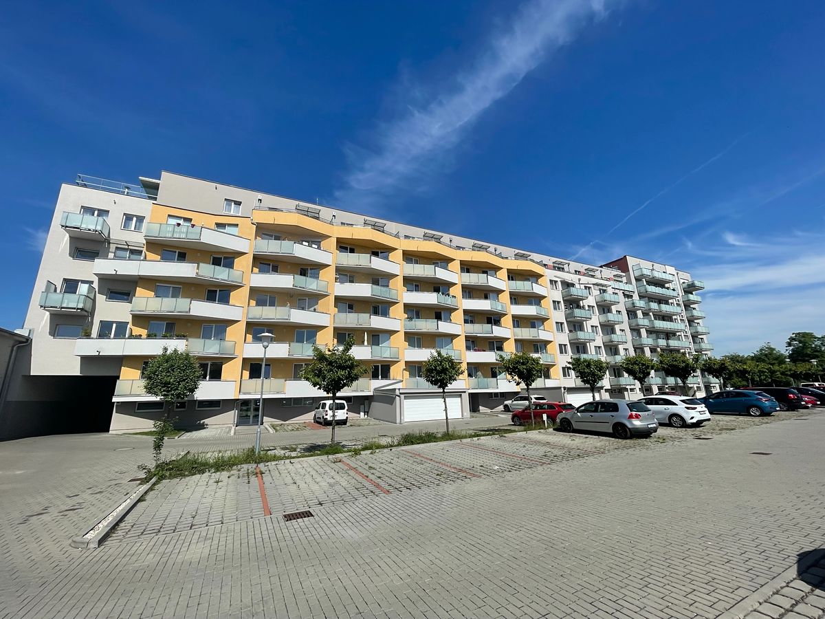 Pronájem bytu 1+kk 35 m²