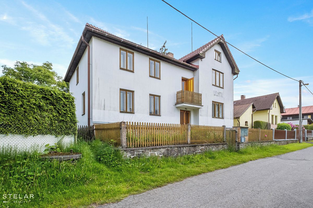 Prodej rodinného domu 260 m², pozemek 1352 m² – fotografie 2