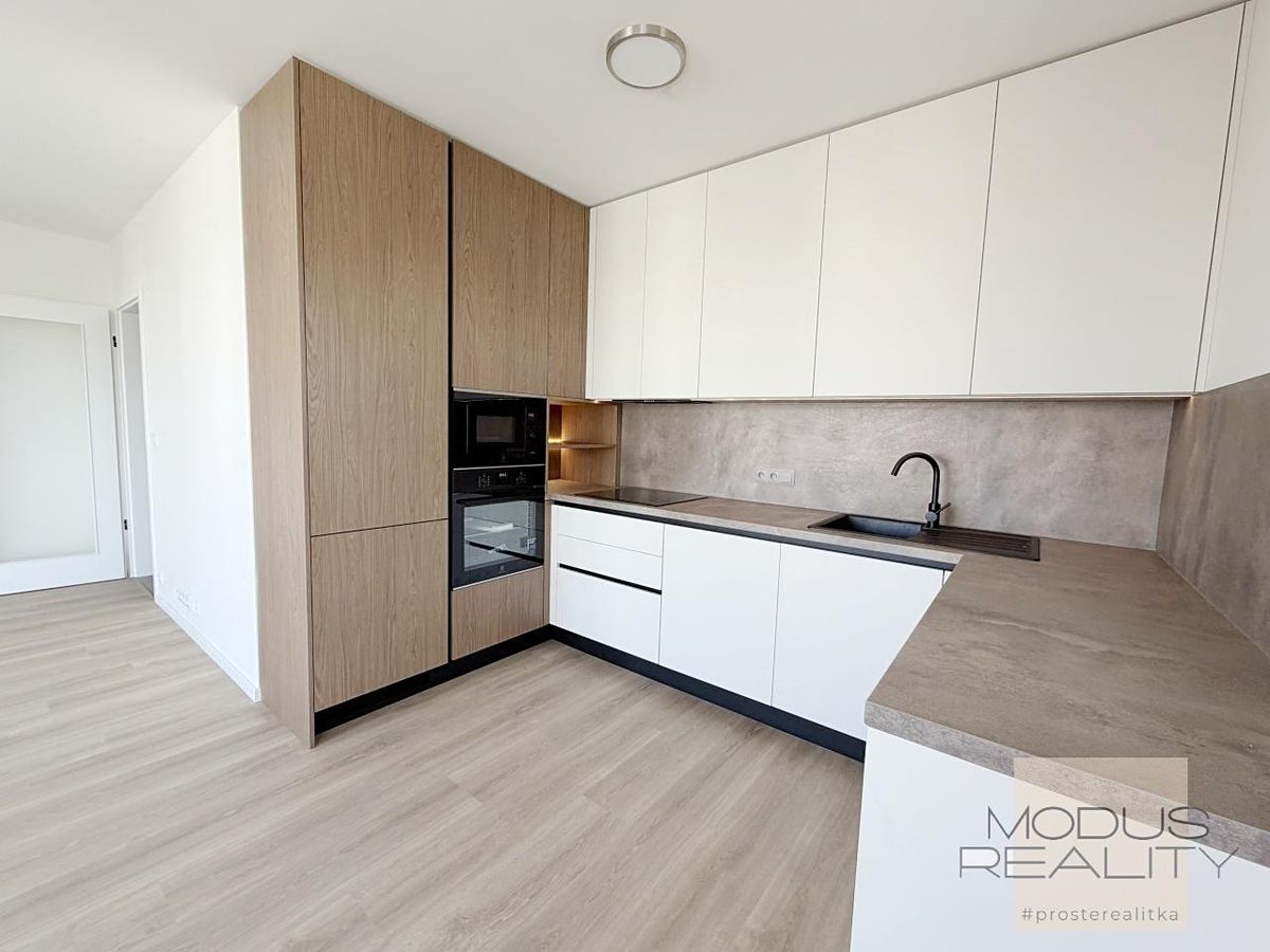 Pronájem bytu 3+kk 89 m²