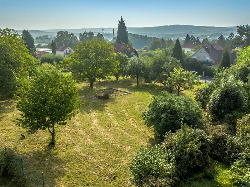 Prodej stavebního pozemku 1904 m², Mníšek pod Brdy – náhled fotky 2