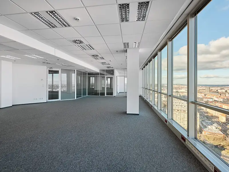 Pronájem kanceláře 173 m², Praha – náhled fotky 2